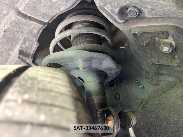 Toyota HARRIER 2018-04 8849204-19