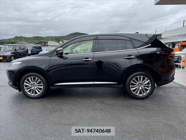 Toyota HARRIER 2018-04 8849202-11