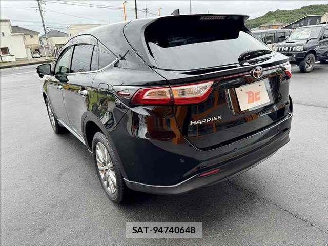 Toyota HARRIER 2018-04 8849202-12
