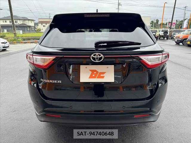 Toyota HARRIER 2018-04 8849202-13