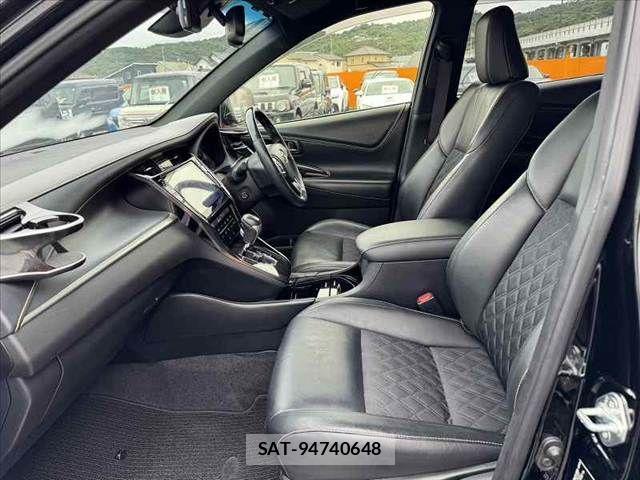 Toyota HARRIER 2018-04 8849202-17