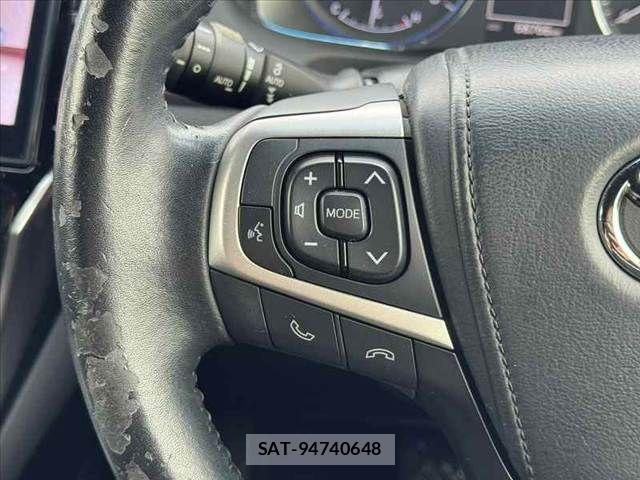 Toyota HARRIER 2018-04 8849202-25
