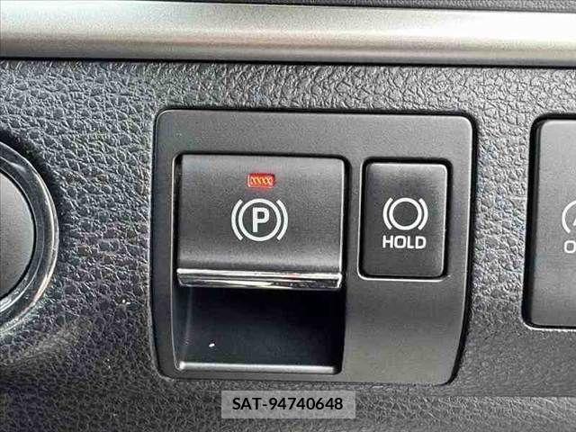 Toyota HARRIER 2018-04 8849202-28
