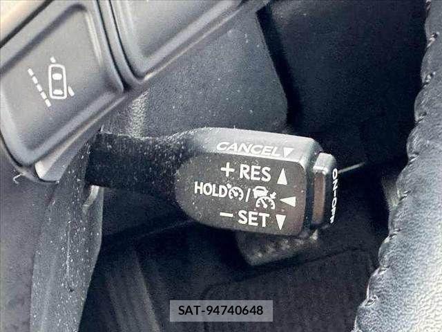 Toyota HARRIER 2018-04 8849202-3