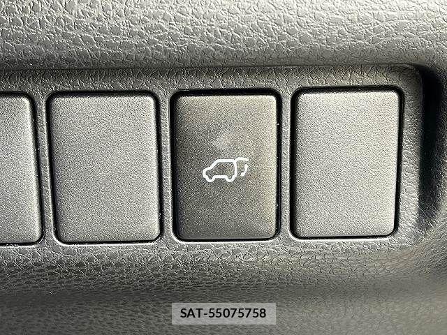 Toyota HARRIER 2018-06 8871096-19