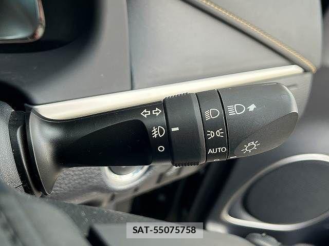 Toyota HARRIER 2018-06 8871096-27