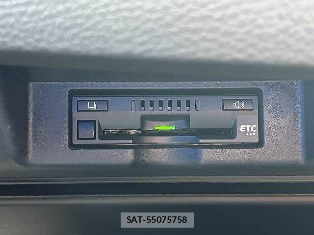 Toyota HARRIER 2018-06 8871096-29