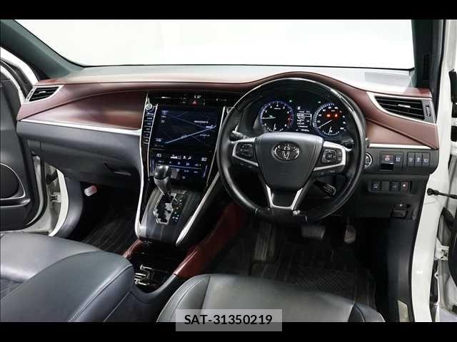 Toyota HARRIER 2018-09 8879957-1