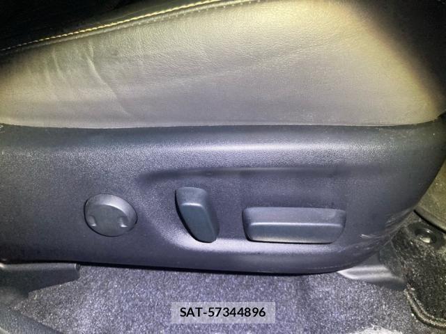 Toyota HARRIER 2020-09 8879960-21