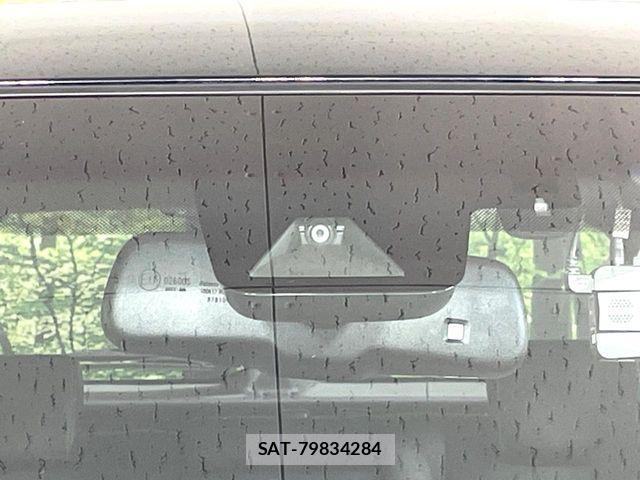 Toyota HARRIER 2018-02 8879959-3