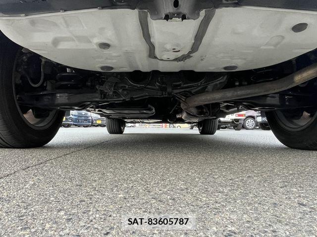 Toyota HARRIER 2017-10 8879961-11