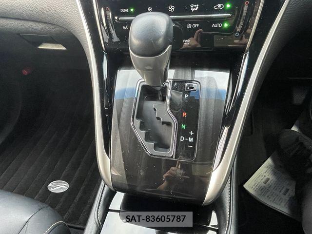 Toyota HARRIER 2017-10 8879961-21