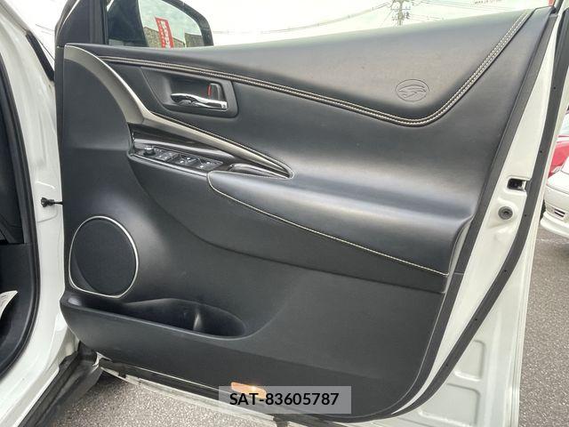 Toyota HARRIER 2017-10 8879961-23