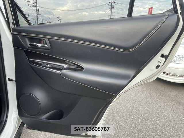 Toyota HARRIER 2017-10 8879961-24