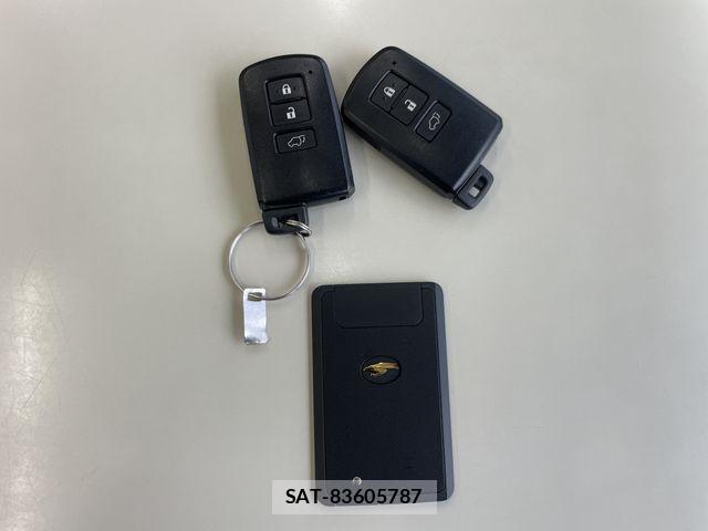 Toyota HARRIER 2017-10 8879961-29