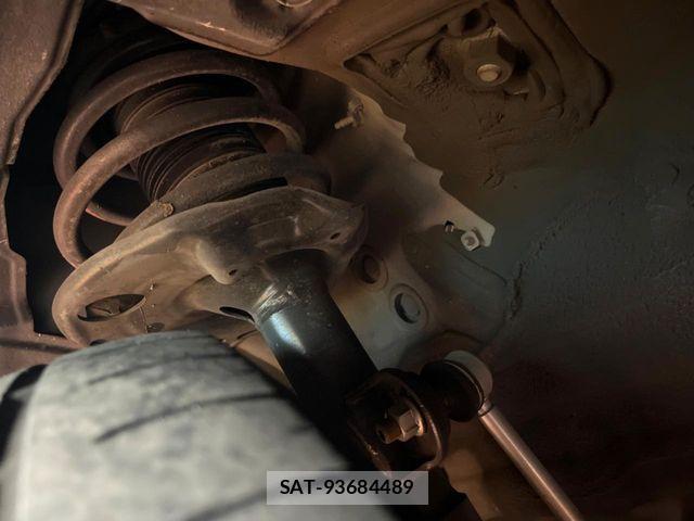 Toyota HARRIER 2017-03 8879964-18