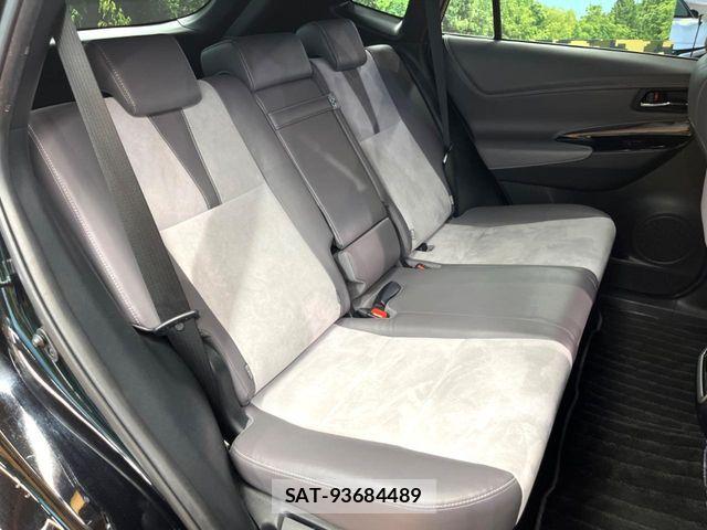 Toyota HARRIER 2017-03 8879964-8