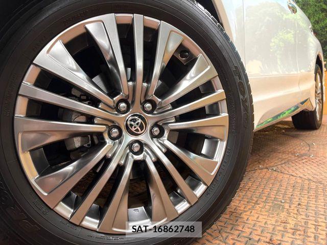 Toyota HARRIER 2023-04 8879940-10