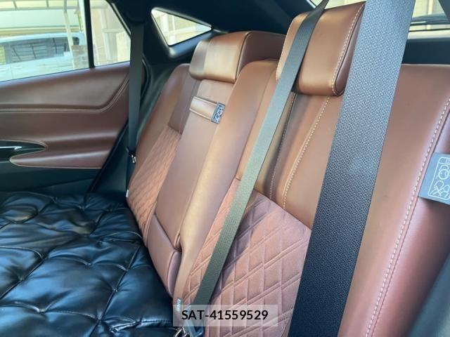 Toyota HARRIER 2019-05 8879952-11