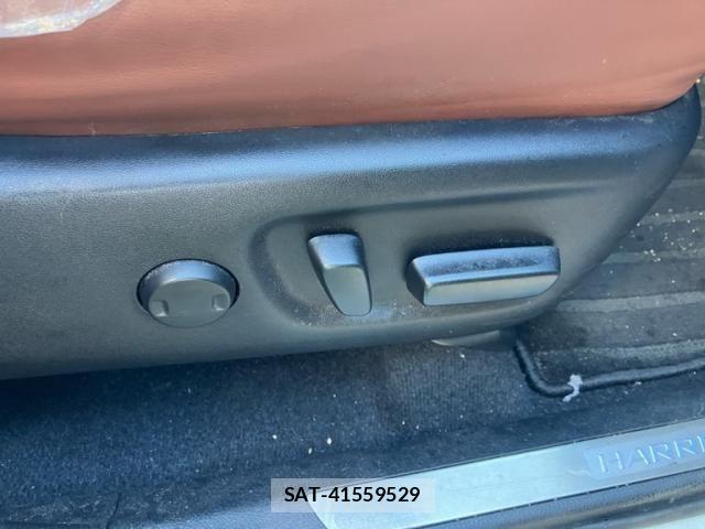 Toyota HARRIER 2019-05 8879952-19