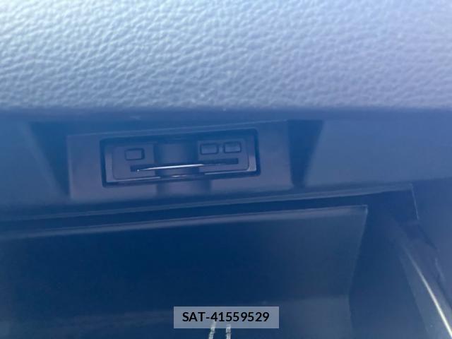 Toyota HARRIER 2019-05 8879952-26