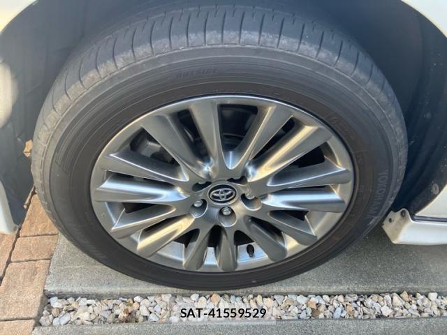 Toyota HARRIER 2019-05 8879952-4