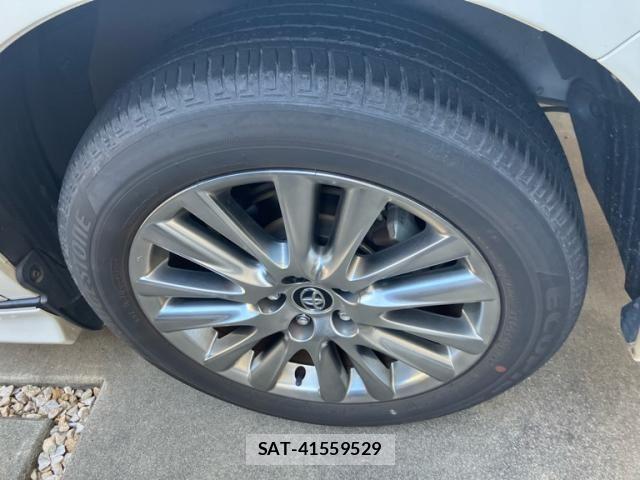 Toyota HARRIER 2019-05 8879952-5