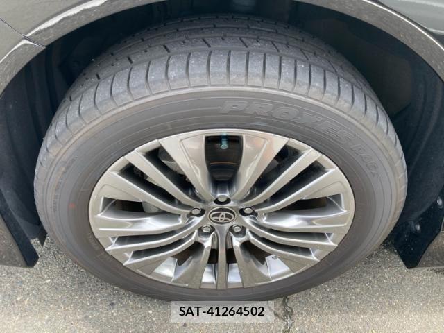 Toyota HARRIER 2024-09 8879939-4