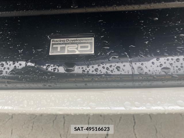 Toyota HARRIER 2019-03 8879962-6