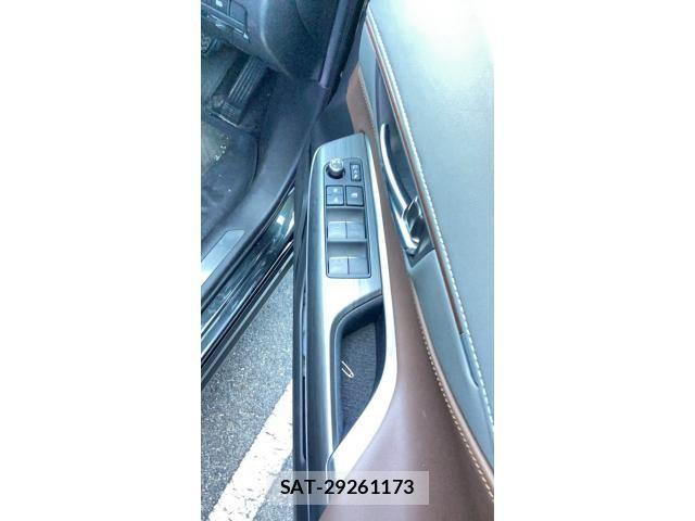 Toyota HARRIER 2021-03 8879950-10