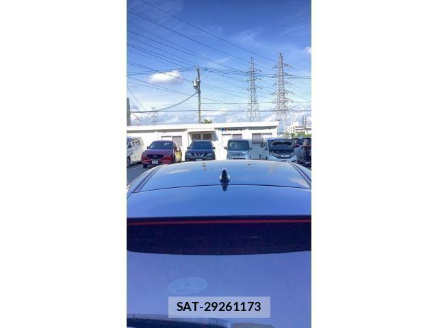 Toyota HARRIER 2021-03 8879950-2