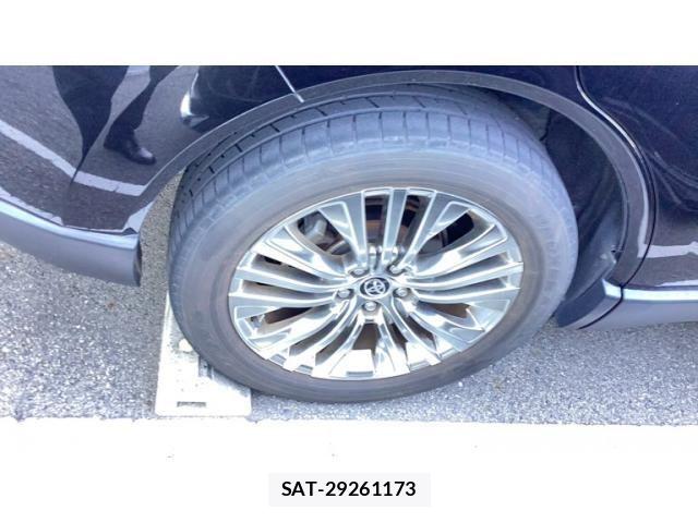 Toyota HARRIER 2021-03 8879950-4