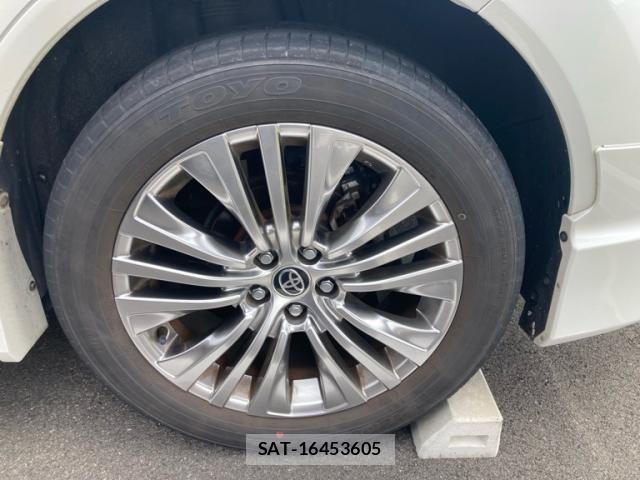 Toyota HARRIER 2023-02 8883661-9