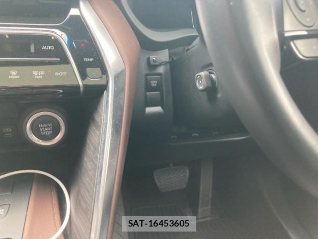 Toyota HARRIER 2023-02 8883661-26