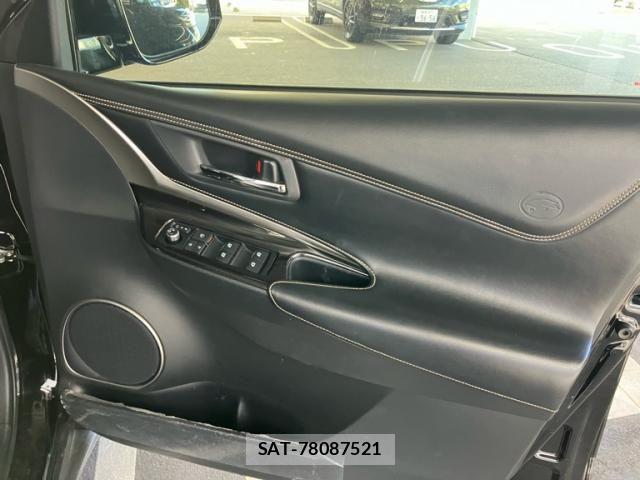 Toyota HARRIER 2020-03 8883668-15