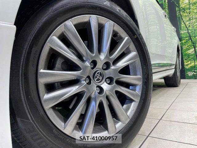 Toyota HARRIER 2020-04 8883664-12