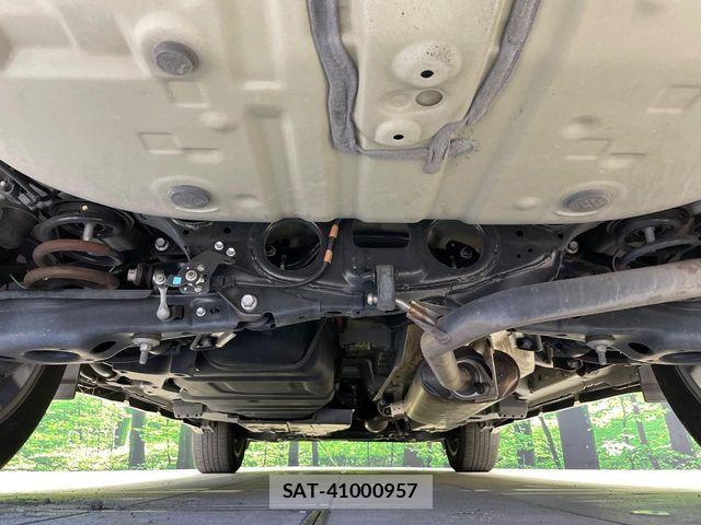 Toyota HARRIER 2020-04 8883664-18