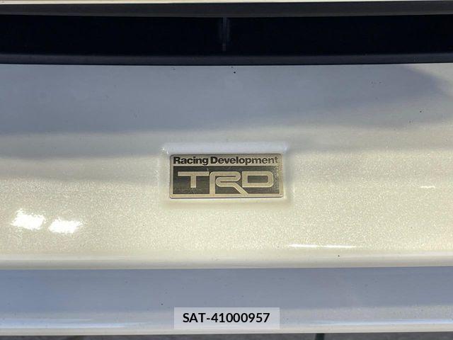 Toyota HARRIER 2020-04 8883664-3