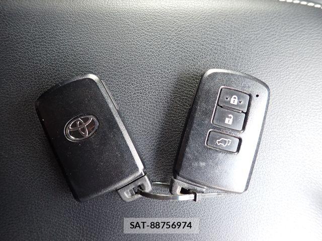 Toyota HARRIER 2020-03 8883666-29