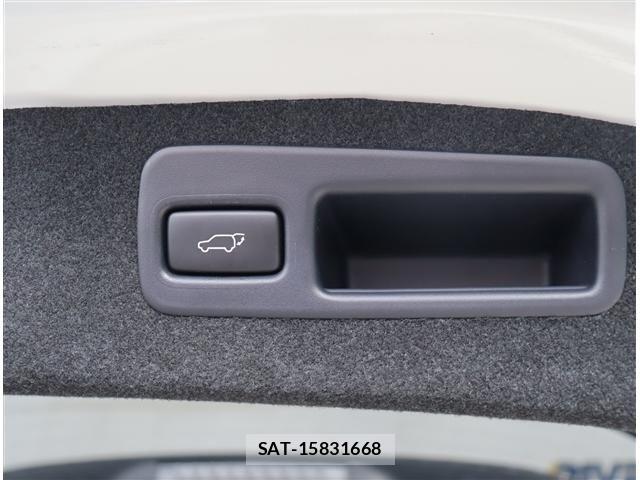 Toyota HARRIER 2017-02 4944435-12