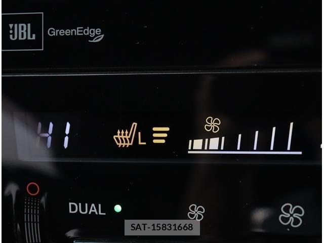 Toyota HARRIER 2017-02 4944435-18