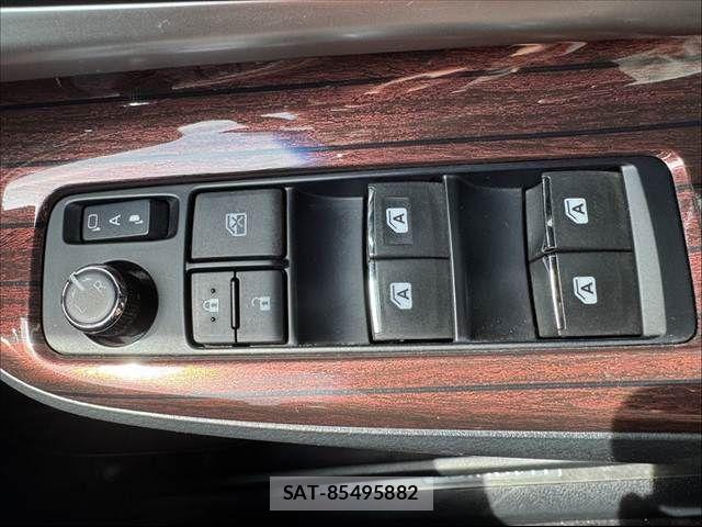 Toyota HARRIER 2015-08 6815121-27