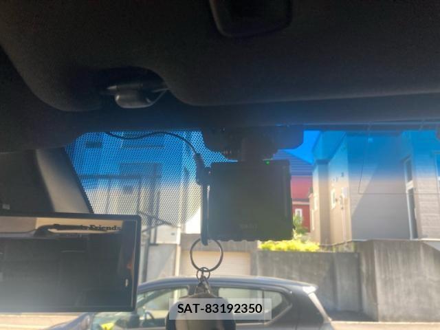 Toyota HARRIER 2018-03 7327333-24