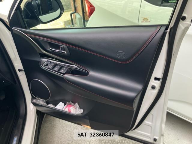 Toyota HARRIER 2017-08 7500783-18