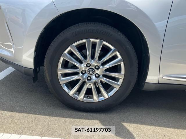 Toyota HARRIER 2018-04 7723772-10