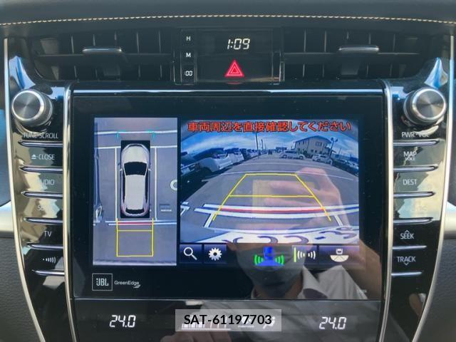 Toyota HARRIER 2018-04 7723772-24