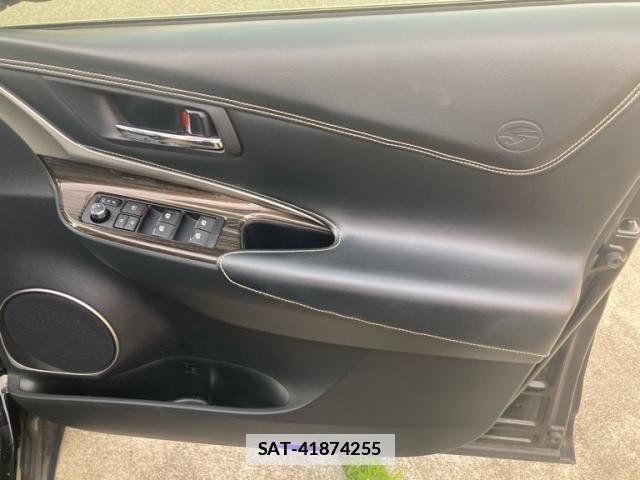 Toyota HARRIER 2016-02 7723774-17