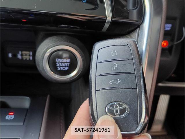 Toyota HARRIER 2021-06 8073898-13