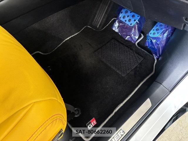 Toyota HARRIER 2018-06 8073901-14
