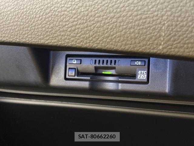 Toyota HARRIER 2018-06 8073901-17